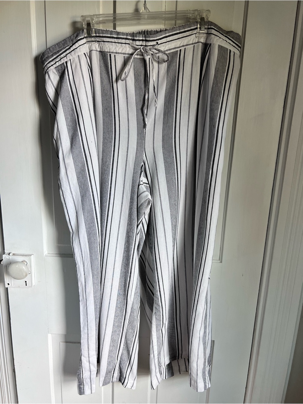 Per Se Women’s Vertical Stripe Drawstring Joggers - White & Gray size 2XL